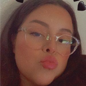 Meet your Posher, Giselle